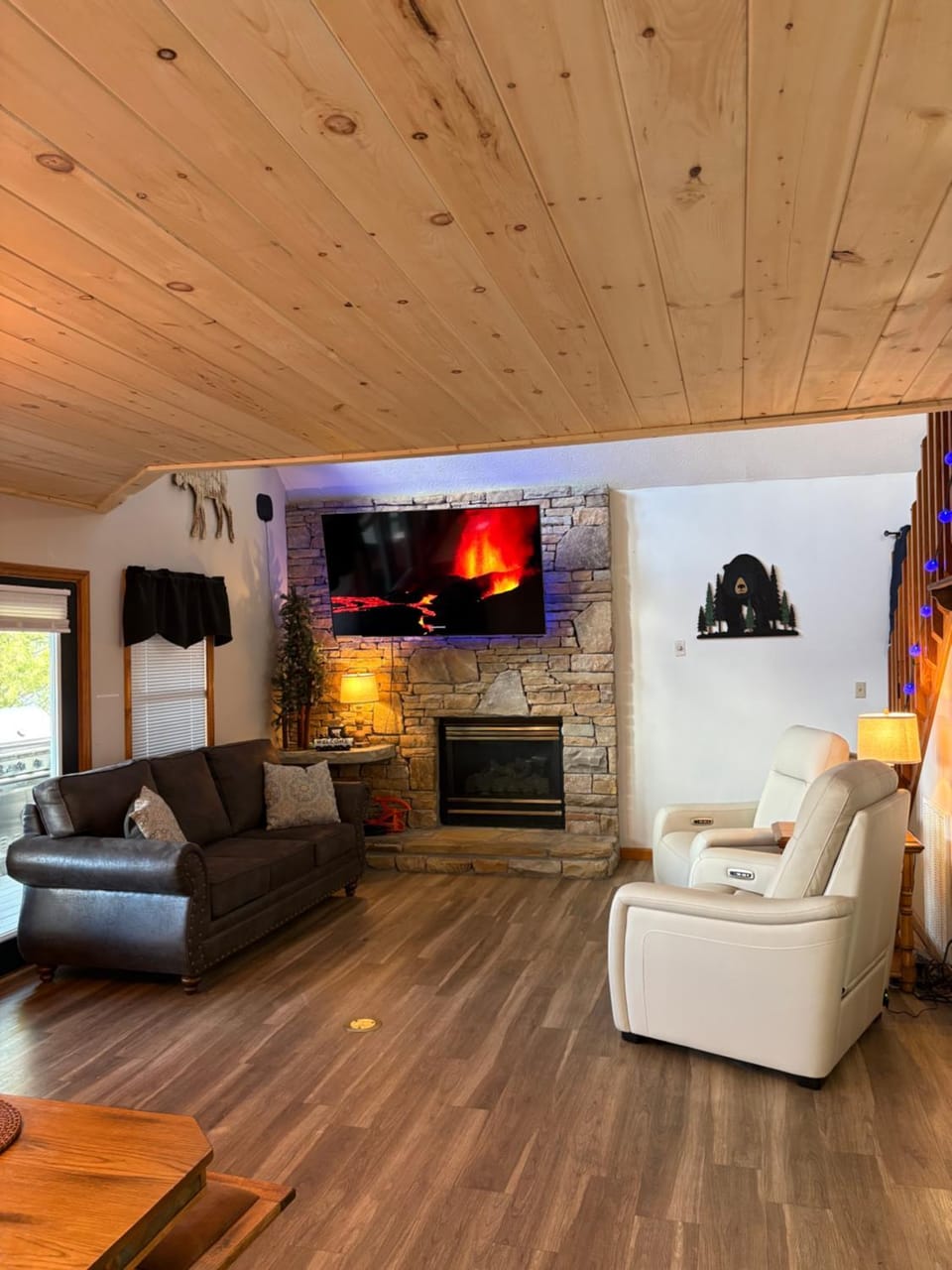 Majestic Poolside Lookout Chalet in Pigeon Forge