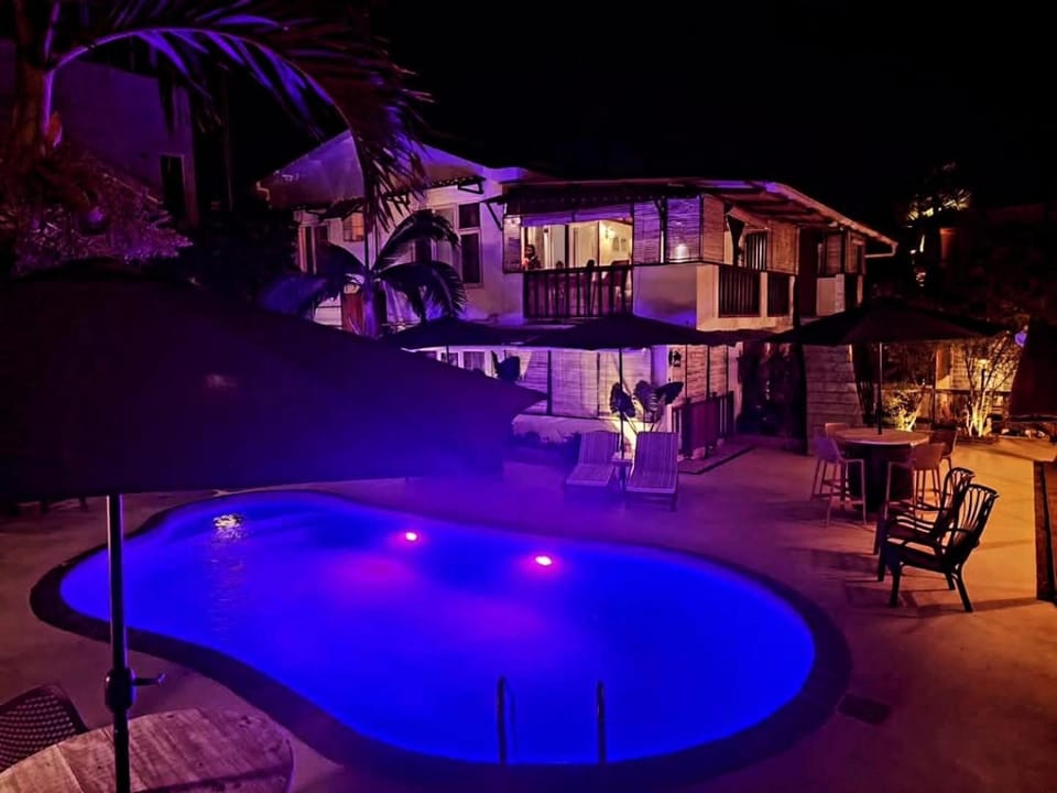 TRR3 Apt near Beach with Fine Cuisine & Pool Bed and Breakfast in Grand Baie