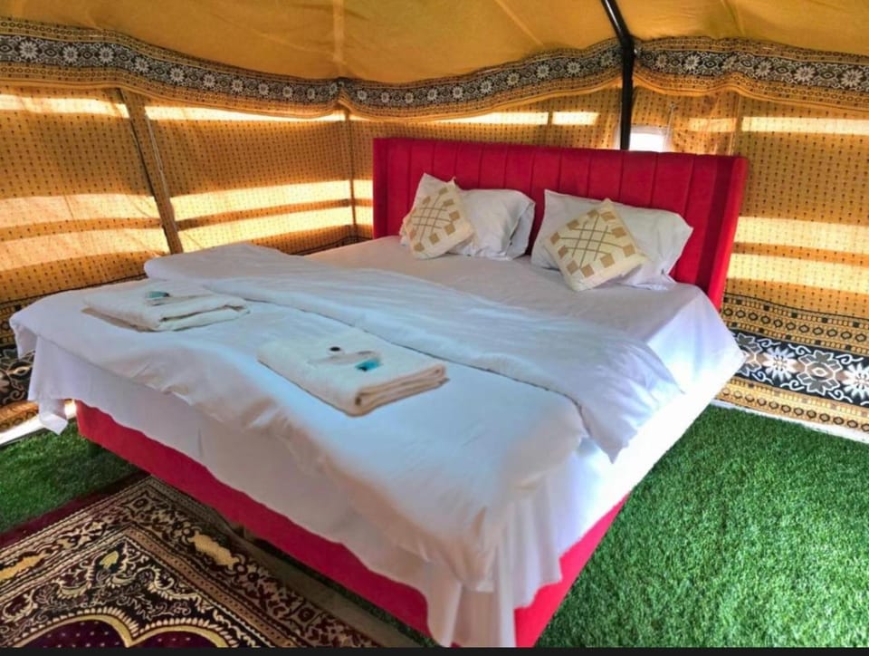 Star line for Desert Camping Campground/ 
RV Resort in Oman