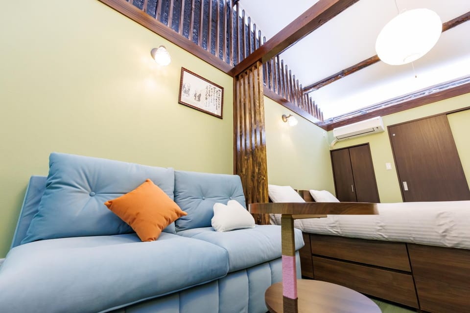Bed, Living room, Bedroom