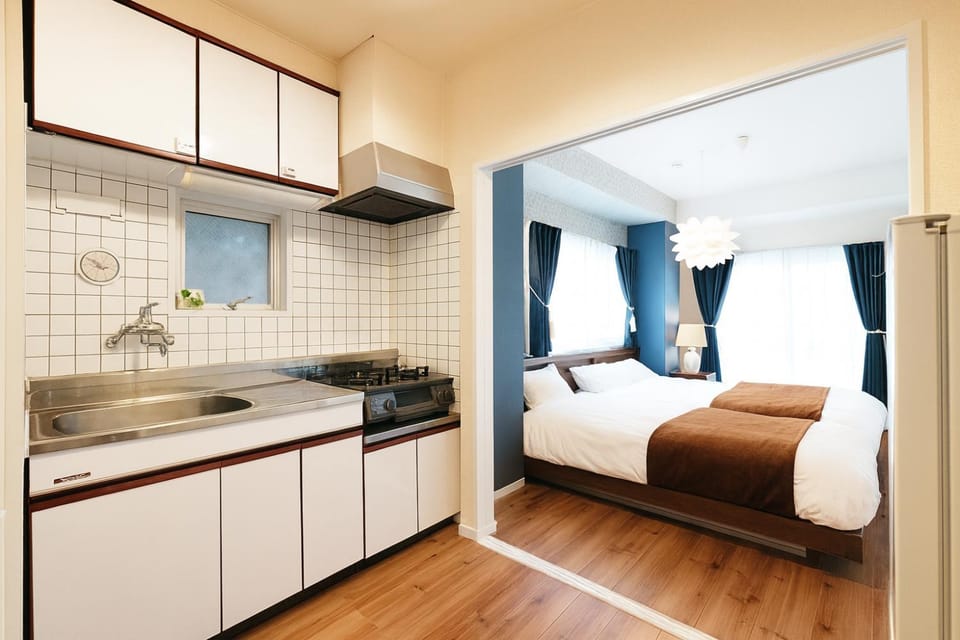 Bed, Kitchen or kitchenette, Dining area, Bedroom