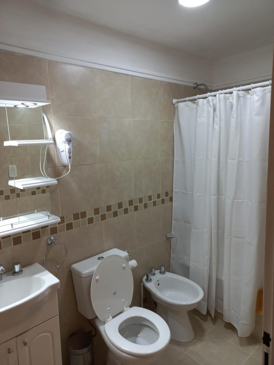 Shower, Bathroom, bidet, towels