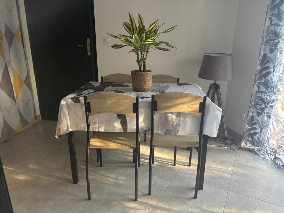 Appartement cosy avec jardin Apartment in Provence-Alpes-Côte d'Azur