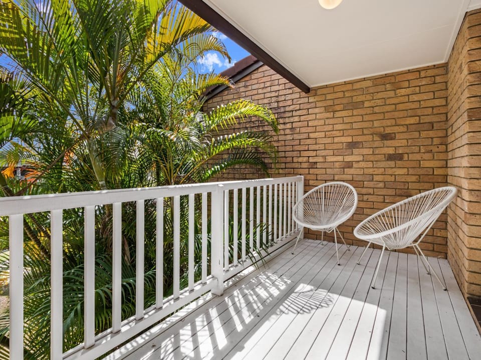 Relaxing Townhouse Steps from Hervey Bay Beach House in Hervey Bay