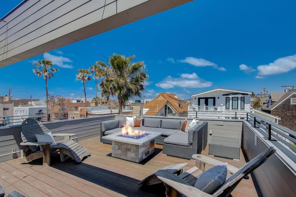 Ocean View Luxury Beach Homes With AC and Parking House in Mission Beach