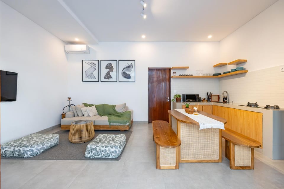 Kitchen or kitchenette, Living room, Dining area