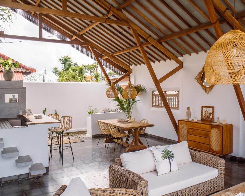 Patio, Day, Living room, Seating area, Dining area