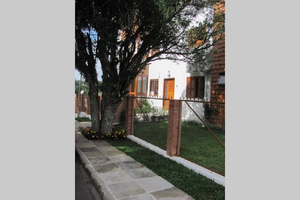 Spring, Off site, Day, Neighbourhood