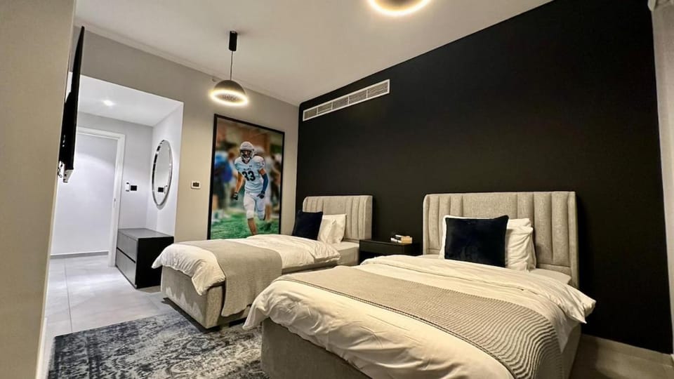 Ultimate 5BR Luxury I 2500 sqf I Burj Inner Circle Apartment in Dubai