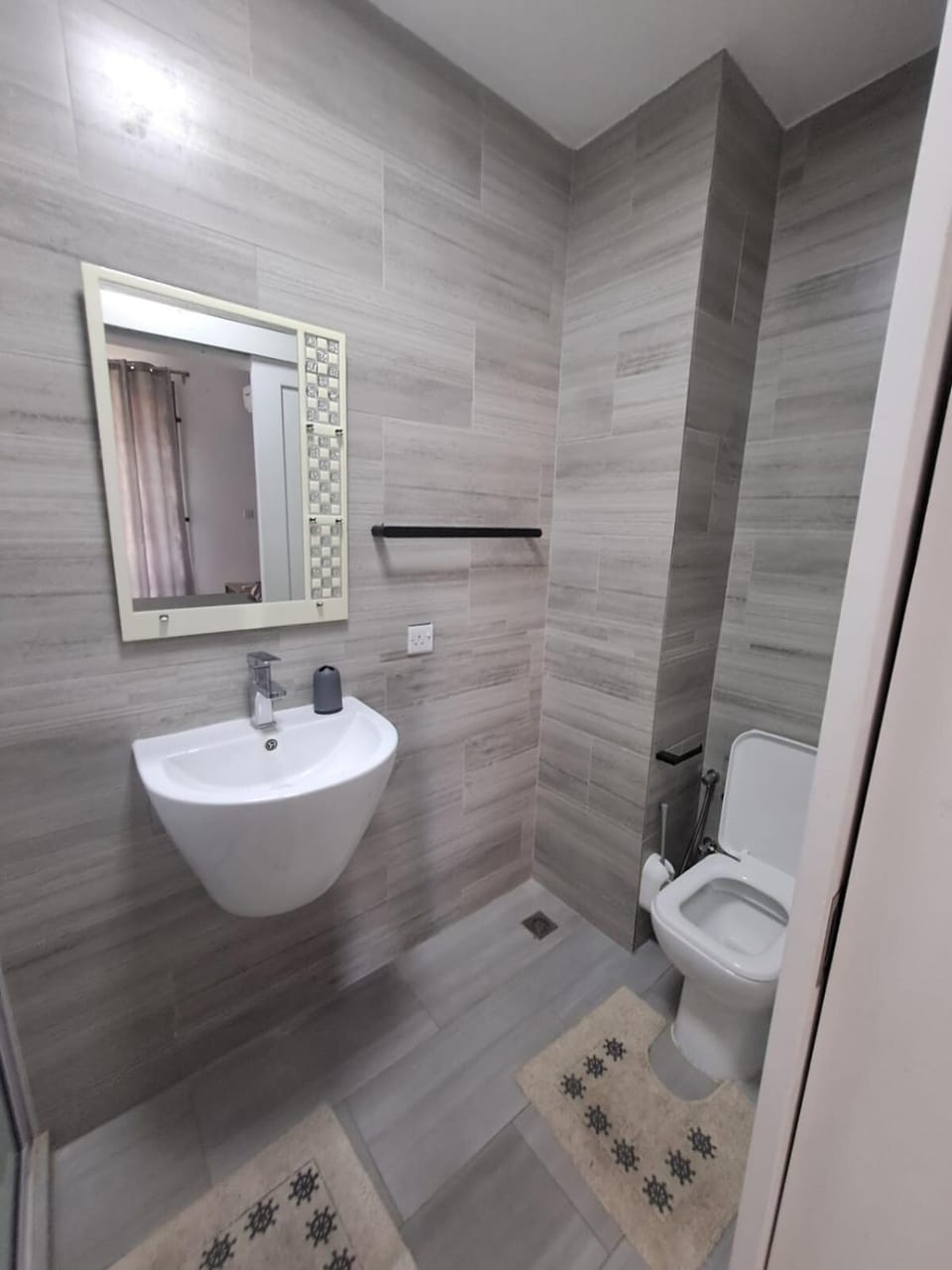 Shower, Toilet, Bathroom, bidet