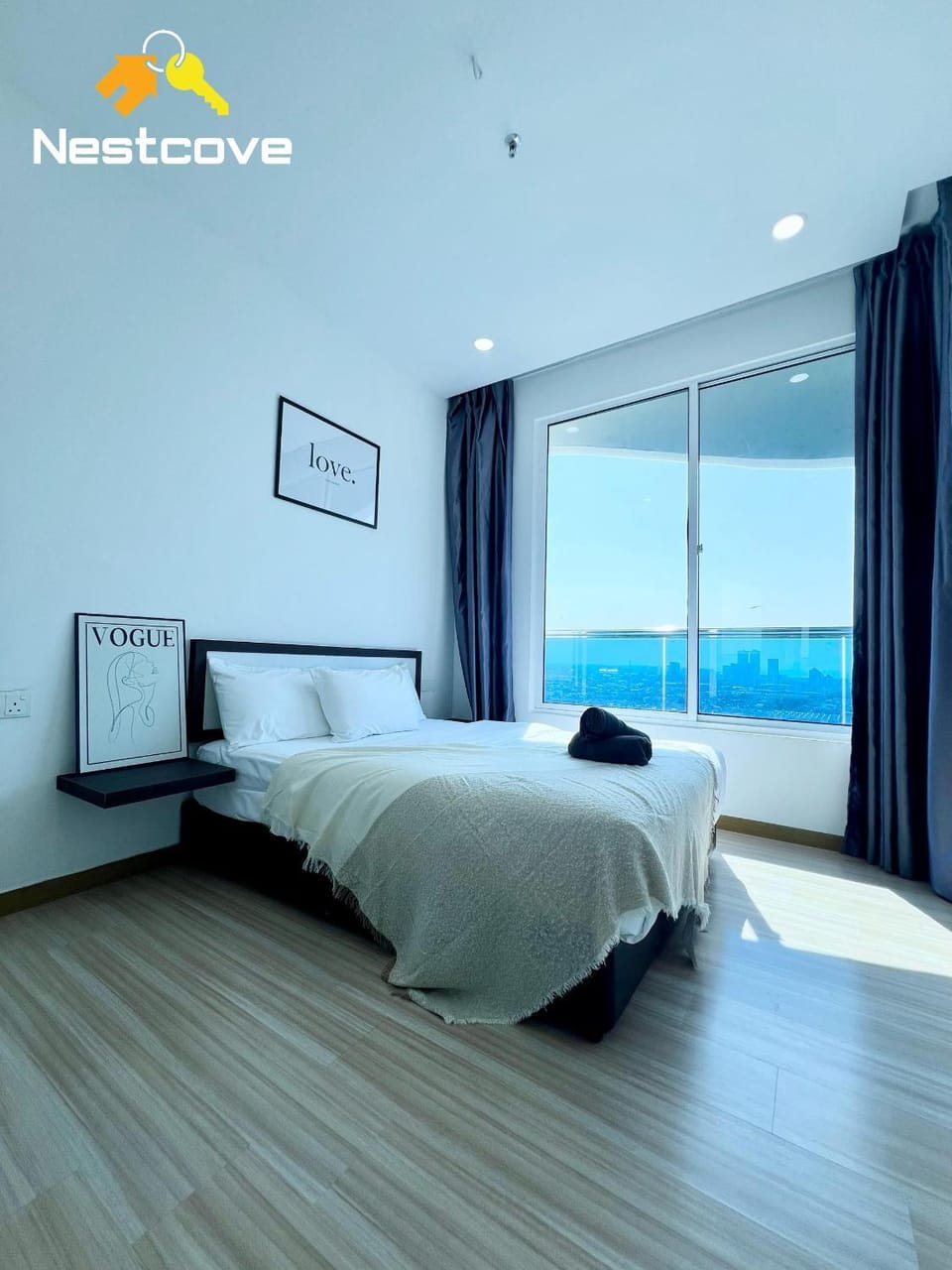Bed, Natural landscape, Photo of the whole room, Bedroom