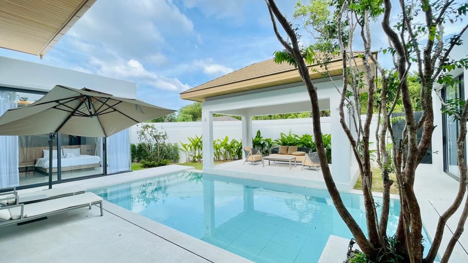 Day, Pool view, Swimming pool, Swimming pool, sunbed
