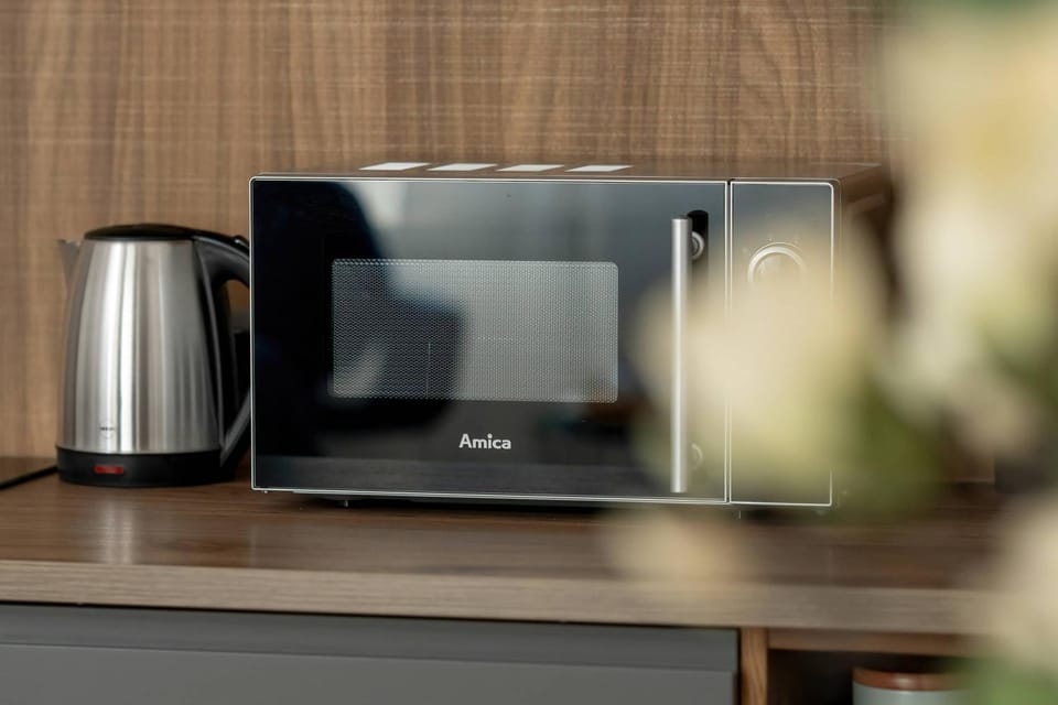 Coffee/tea facilities, Kitchen or kitchenette, microwave