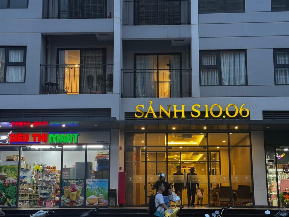Supermarket/grocery shop
