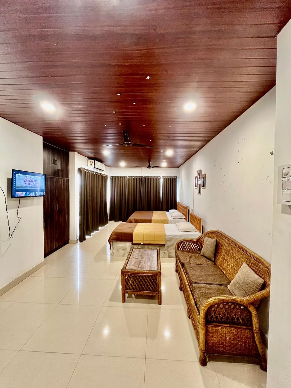 TV and multimedia, Living room, Seating area