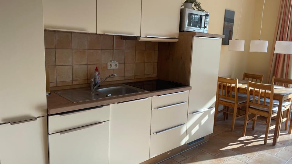 Breakfast, kitchen