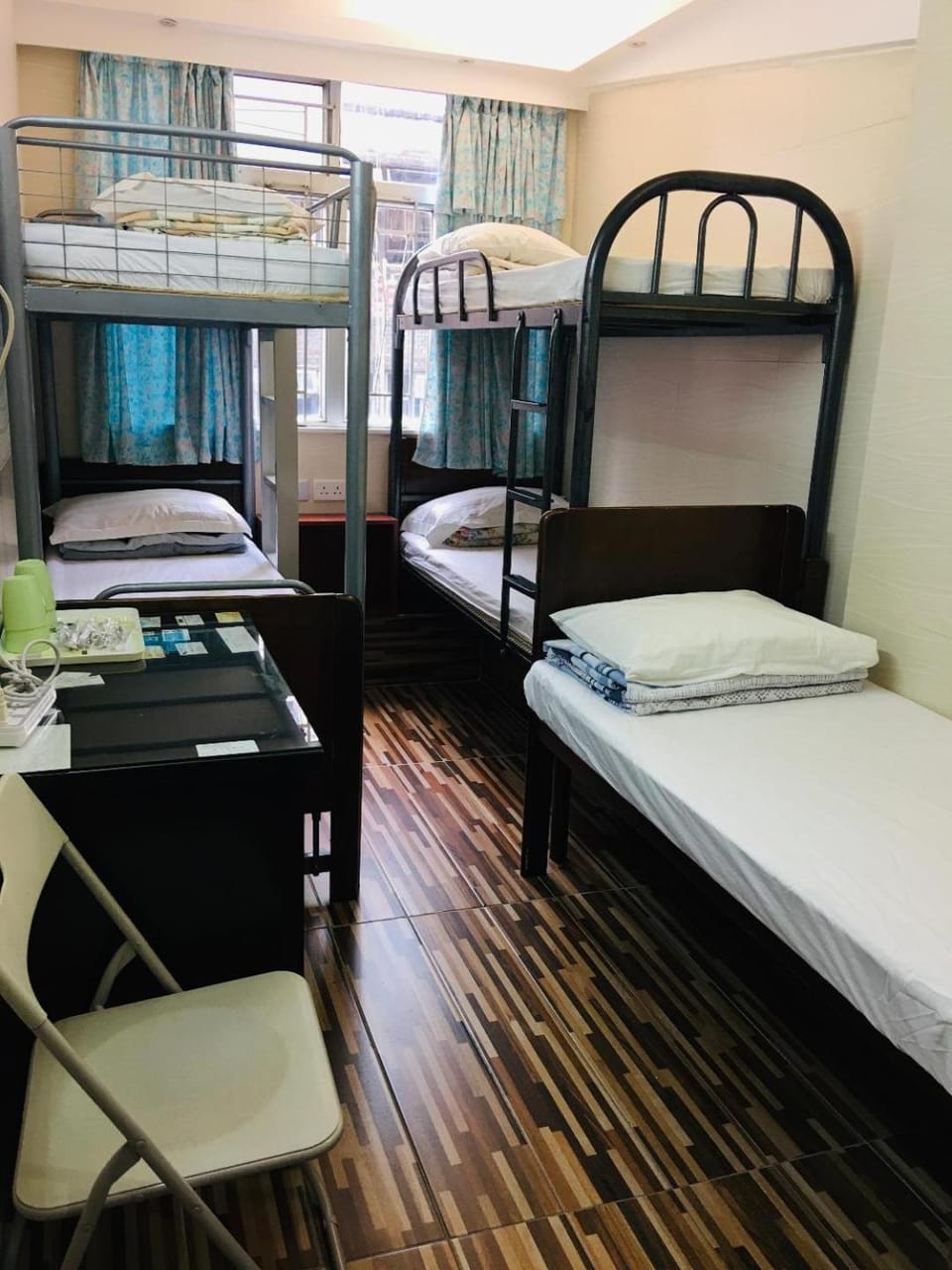 Johnson Hostel Bed and Breakfast in Hong Kong