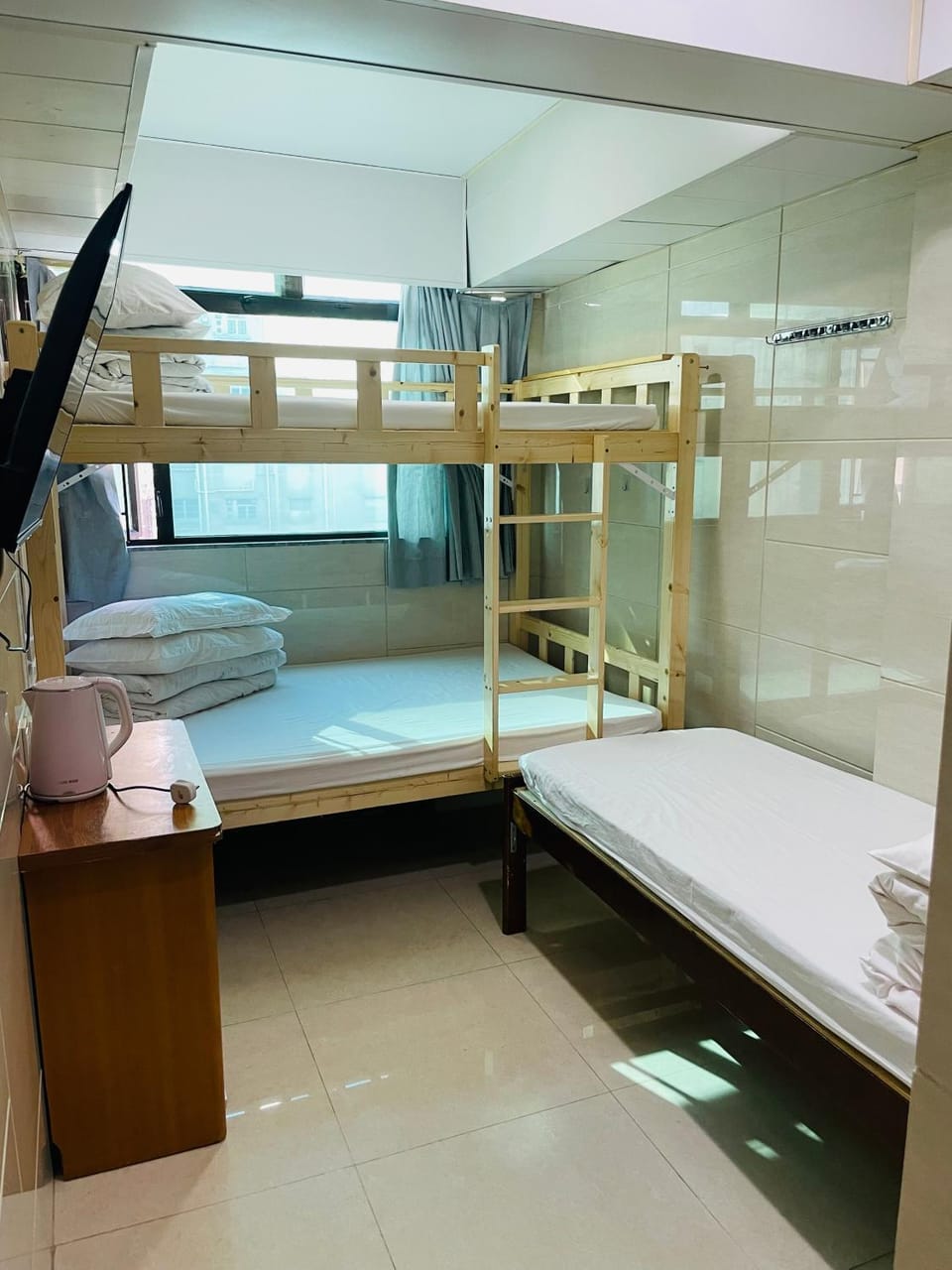 Johnson Hostel Bed and Breakfast in Hong Kong