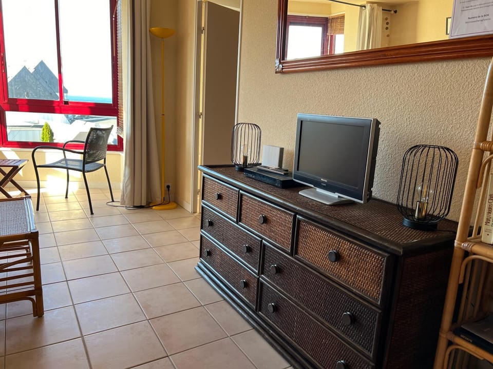 Property building, Living room