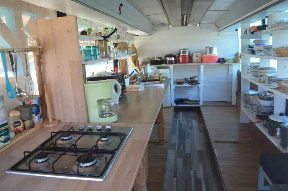 Coffee/tea facilities, Kitchen or kitchenette, Kitchen or kitchenette, oven, pet friendly, stove, toaster