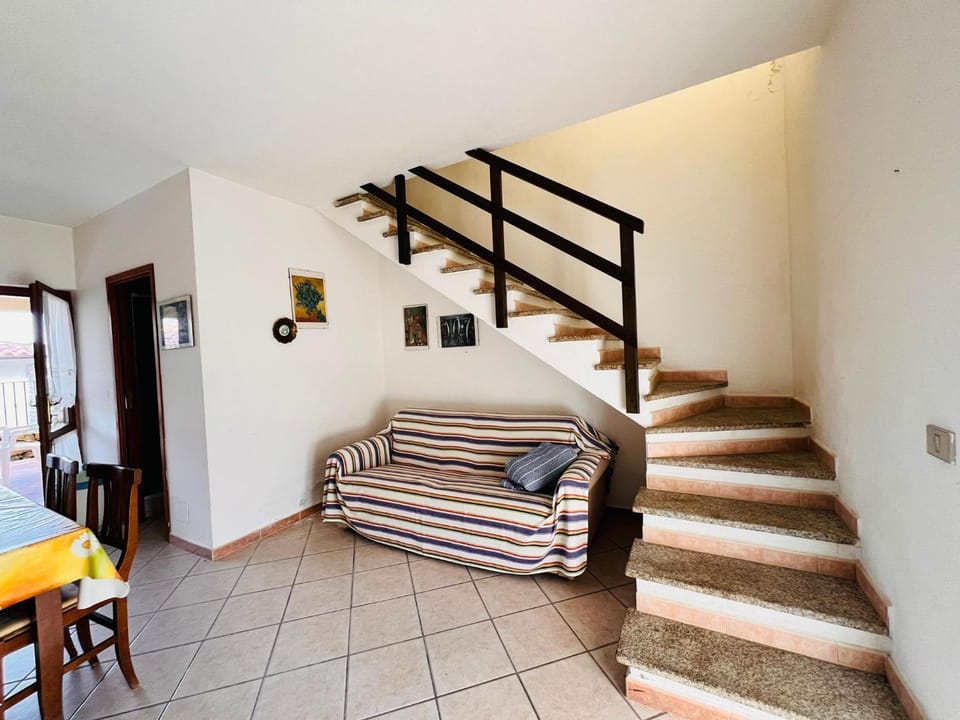 Bed, Living room
