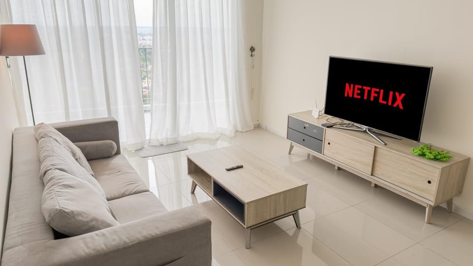 Comfy Sunset View Home with Swimming Pool & Wifi Apartment in Perak