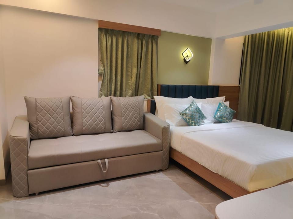 Bed, Seating area