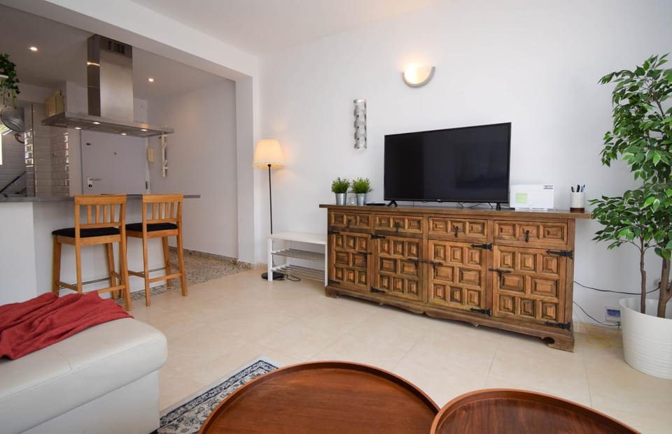 Communal lounge/ TV room, Living room