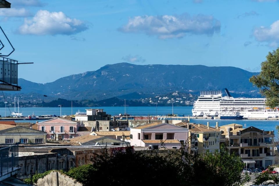 Day, Natural landscape, Balcony/Terrace, City view, Sea view