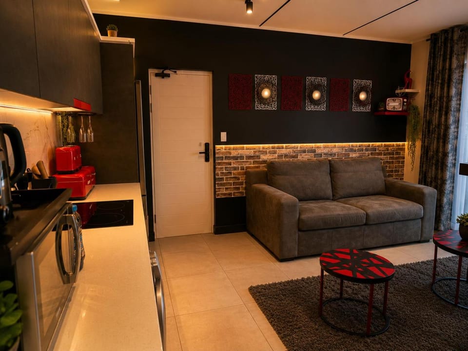 Kitchen or kitchenette, Living room, Seating area, oven, pet friendly, stove