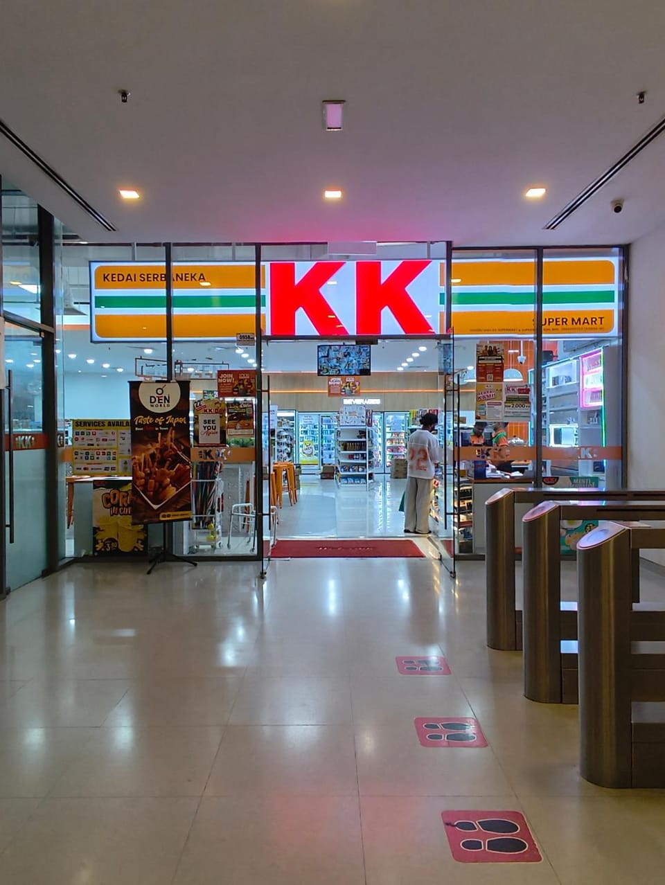 Supermarket/grocery shop