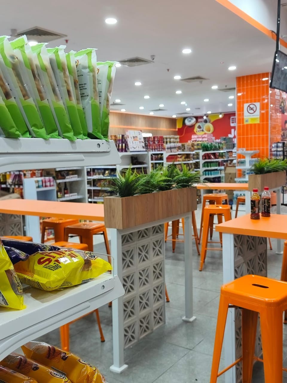 Supermarket/grocery shop
