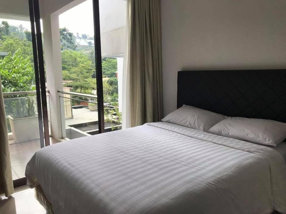 Resort88 Villa Villa in Lembang