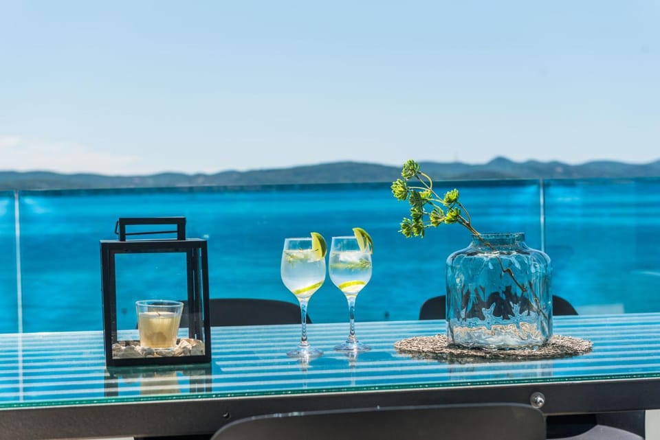 Day, Sea view