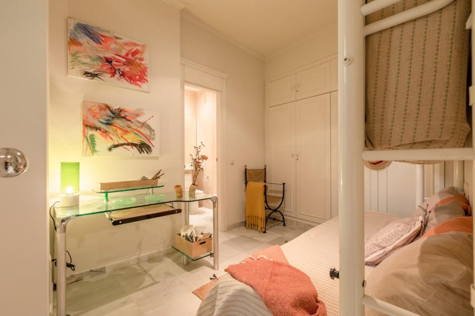 Bed, Photo of the whole room