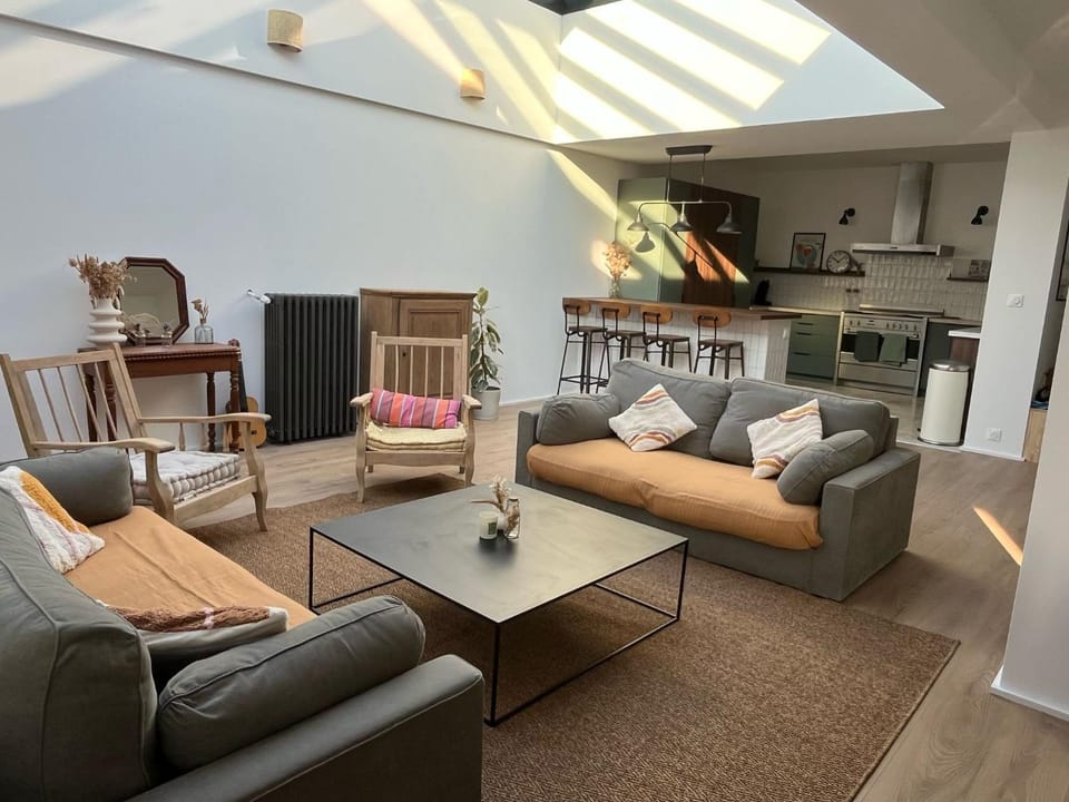 Living room, Seating area