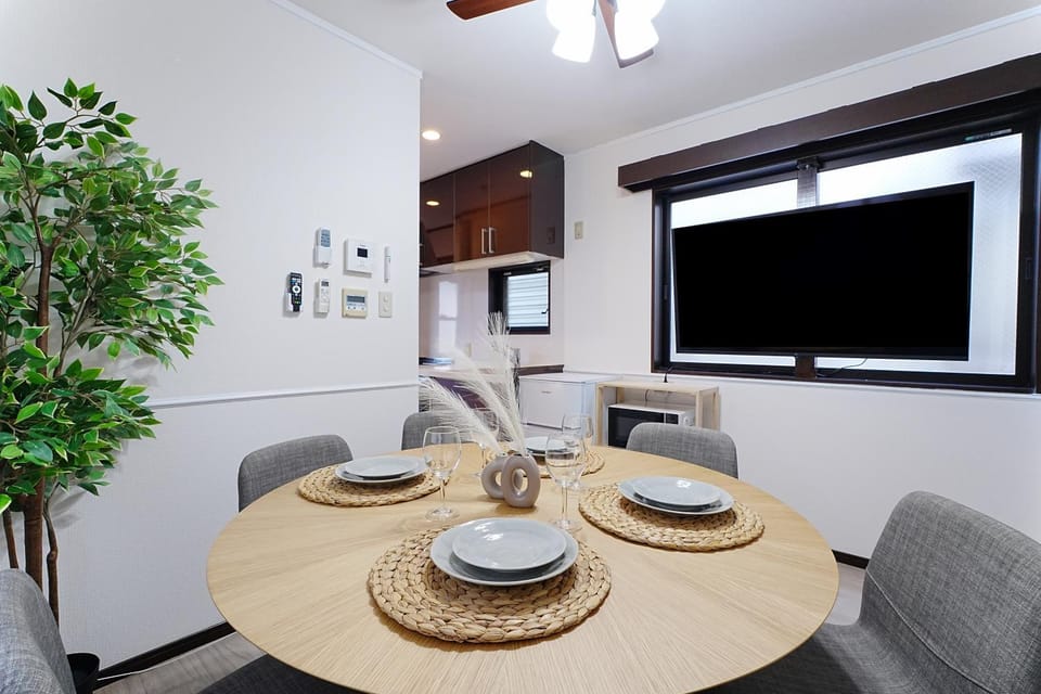 TV and multimedia, Kitchen or kitchenette, Seating area, Dining area