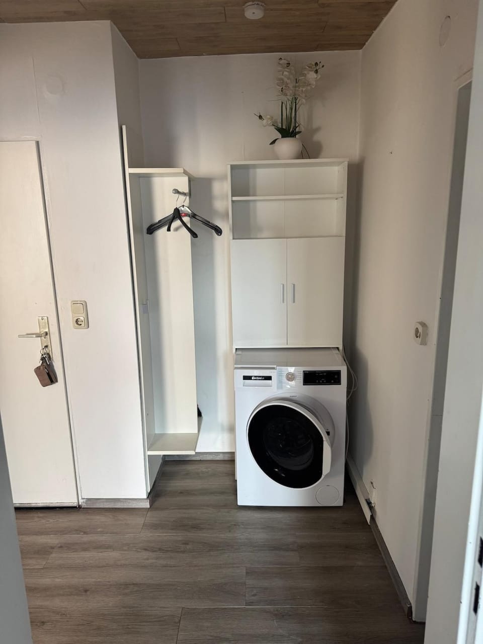 Offenbach 2 Zim EBK Balkony Apartment in Offenbach