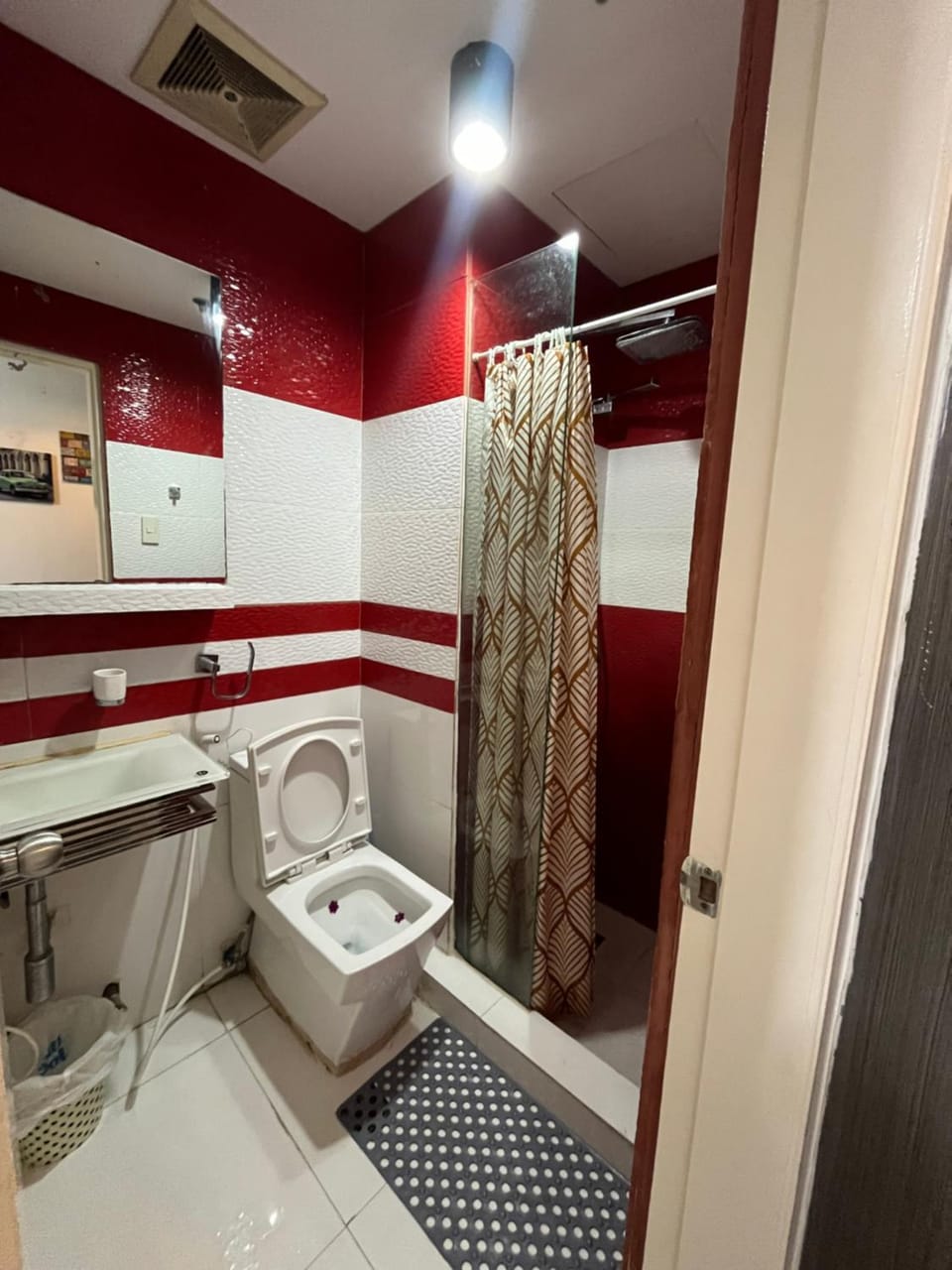 Kiean Leases Apartment hotel in Manila City