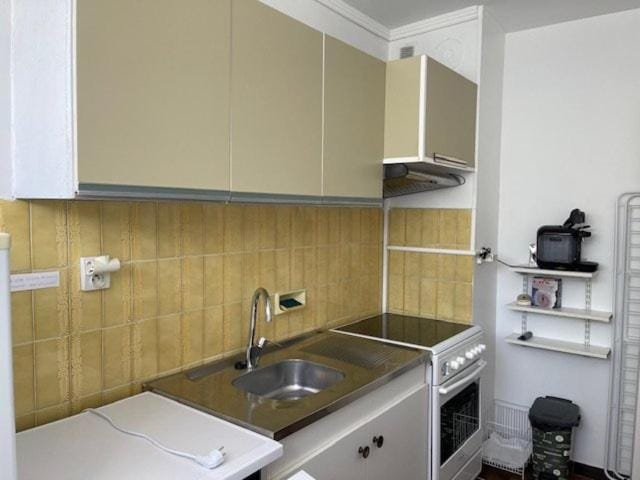 T2- Piscine- Plages- Commerces Apartment in Le Lavandou