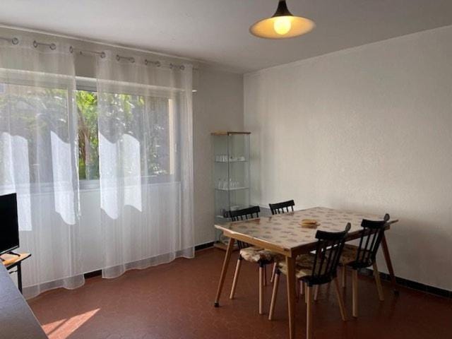 T2- Piscine- Plages- Commerces Apartment in Le Lavandou