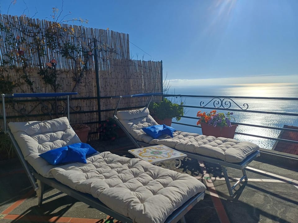 Natural landscape, View (from property/room), Balcony/Terrace, Sea view, sunbed