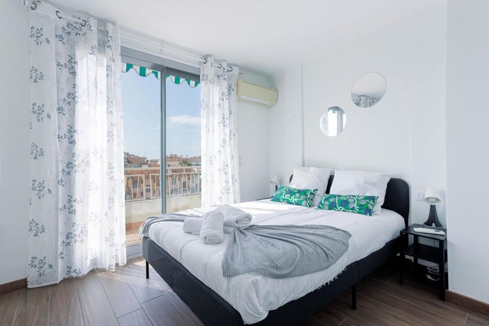 Diplomate - 2 chambres, 15mn du Palais, charmant, balcon, clim Apartment in Cannes