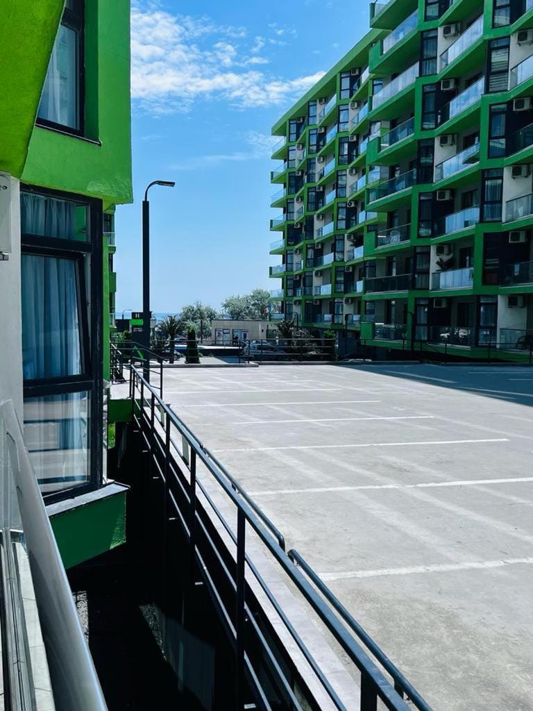 Property building, Day