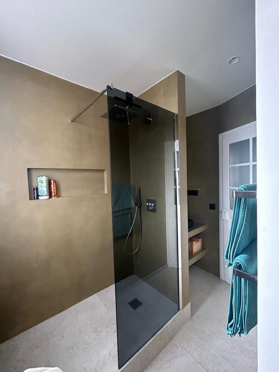Shower, Bathroom, towels