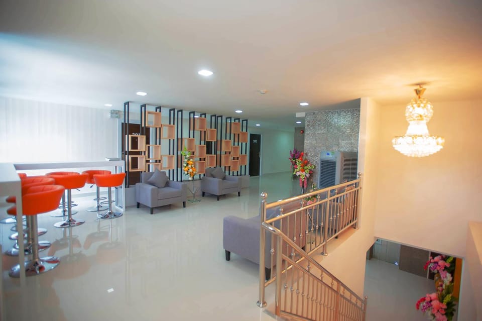 Communal lounge/ TV room