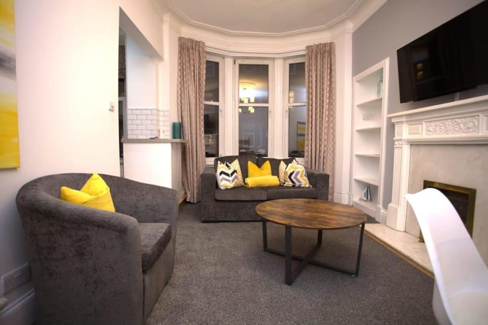 Renovated West End Flat in Glasgow Apartment in Glasgow