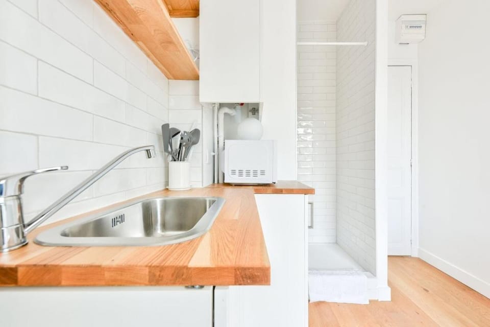Studio with a panoramic view of the Eiffel Tower Apartment in Paris