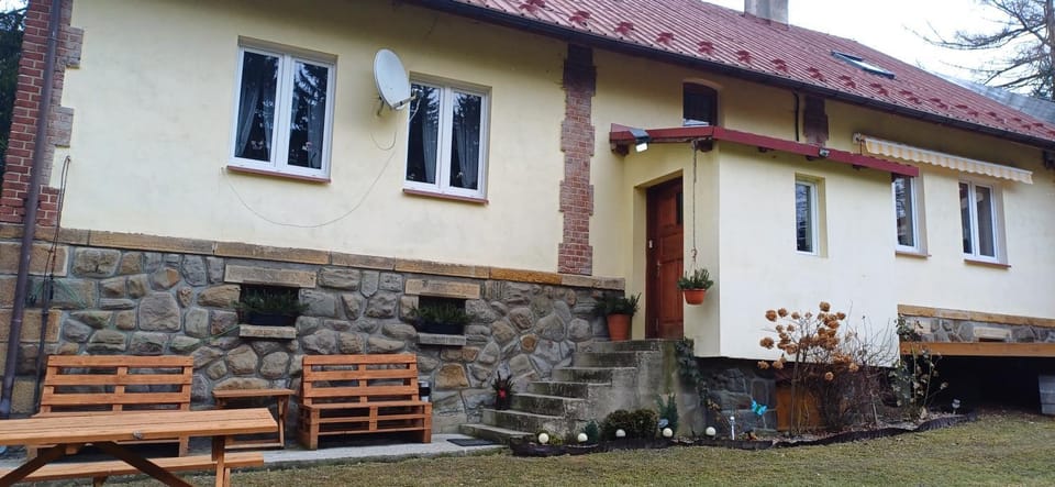 Modrzewie Bed and Breakfast in Lower Silesian Voivodeship