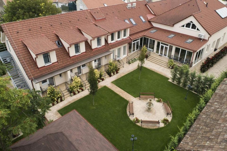 MiklósGrill - Kunszentmiklósi Étterem és Panzió Apartment in Hungary